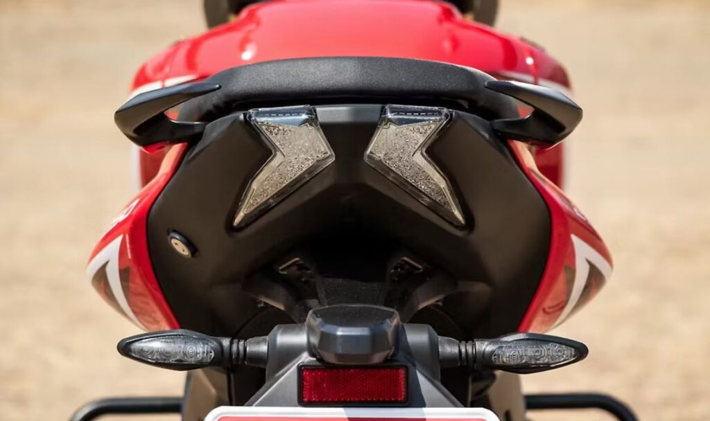 pulsar n 250 back - best performance bikes under 2 lakhs