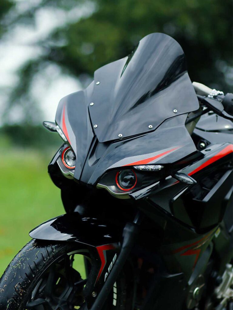 pulsar rs 200 front view - best bikes under 2 lakhs